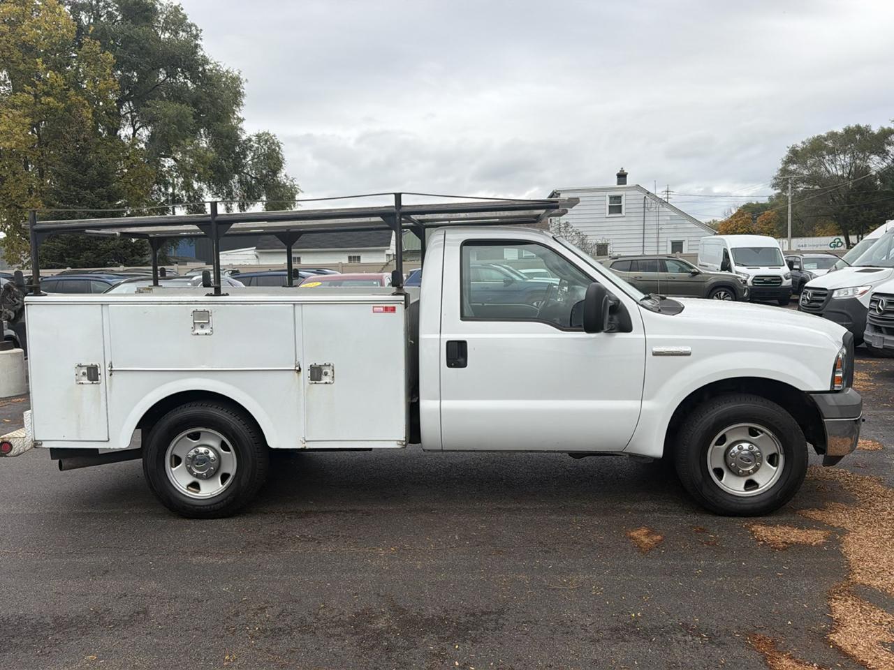 Ford Super Duty F-250 Reg Cab 137" XLT 2005