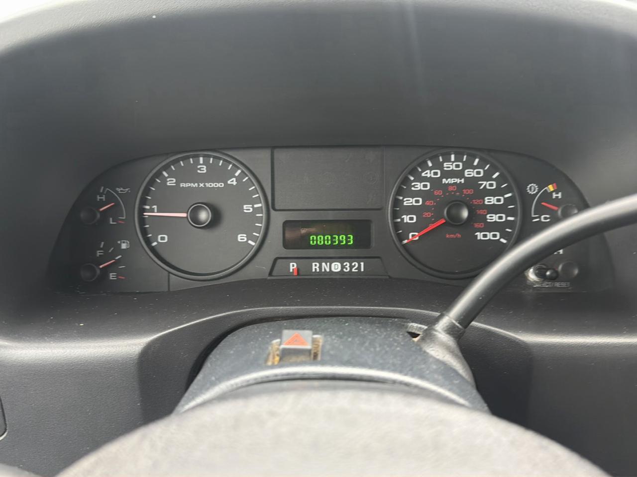 Ford Super Duty F-250 Reg Cab 137" XLT 2005