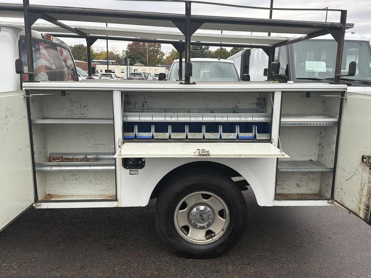 Ford Super Duty F-250 Reg Cab 137" XLT 2005