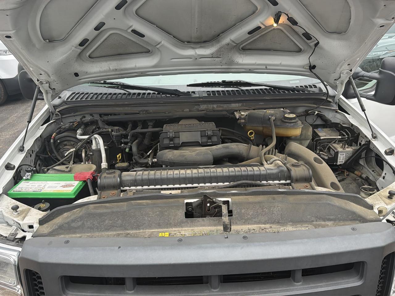 Ford Super Duty F-250 Reg Cab 137" XLT 2005