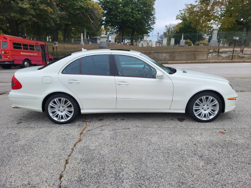 2008 Mercedes Benz E 4MATIC photo 2