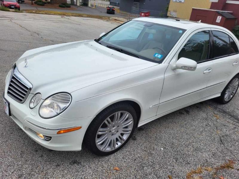 2008 Mercedes Benz E 4MATIC photo 3