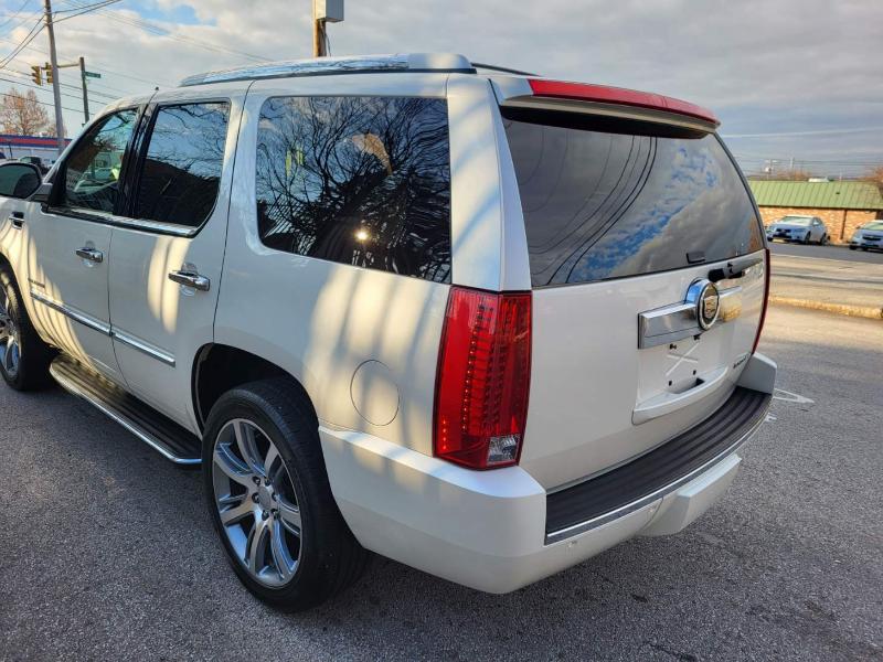 Cadillac Escalade AWD Luxury 2013