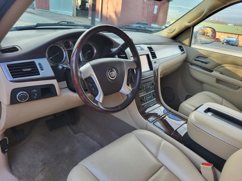 Cadillac Escalade AWD Luxury 2013