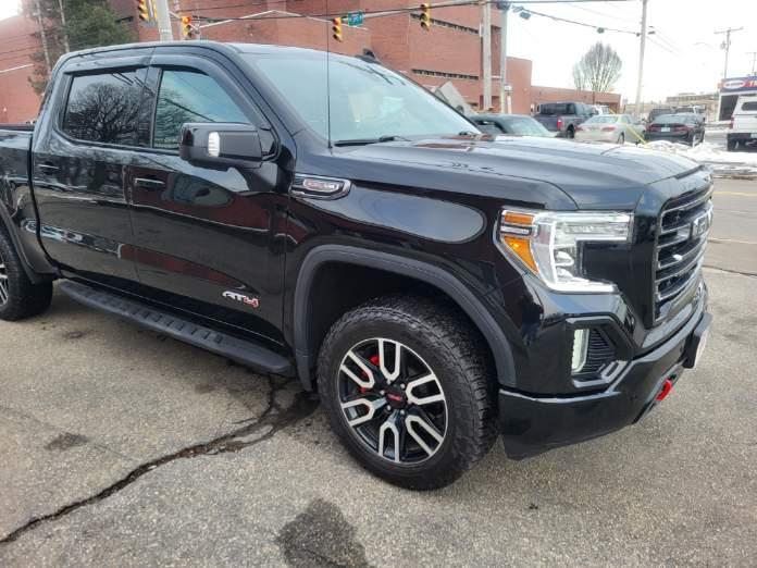 GMC Sierra 1500 AT4 Crew Cab Short Box 4WD 2021