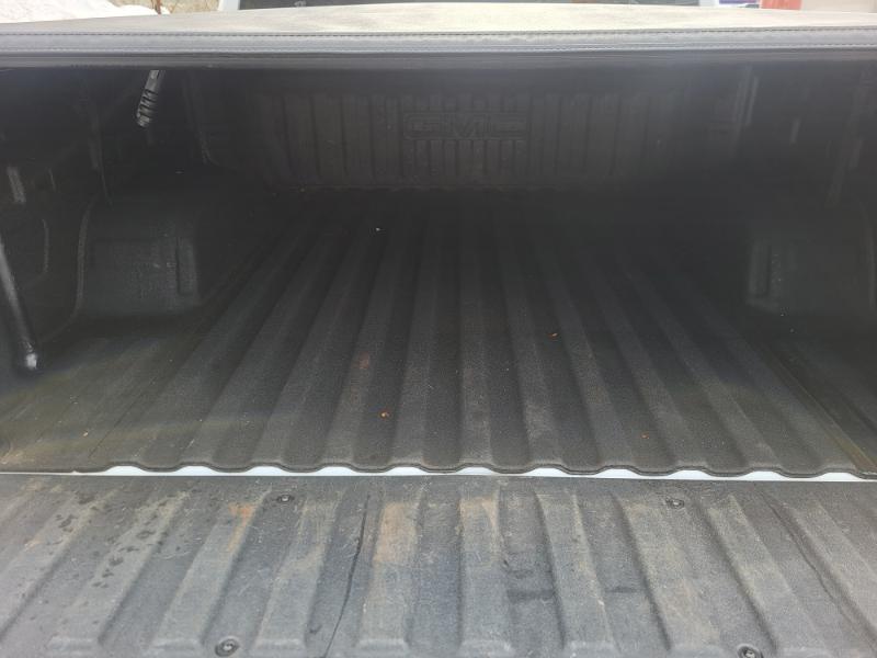 GMC Sierra 1500 Limited SLT Crew Cab Short Box 4WD 2022