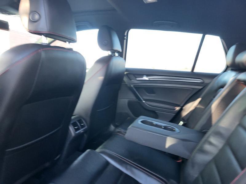 Volkswagen Golf GTI SE 6A 4-Door 2017