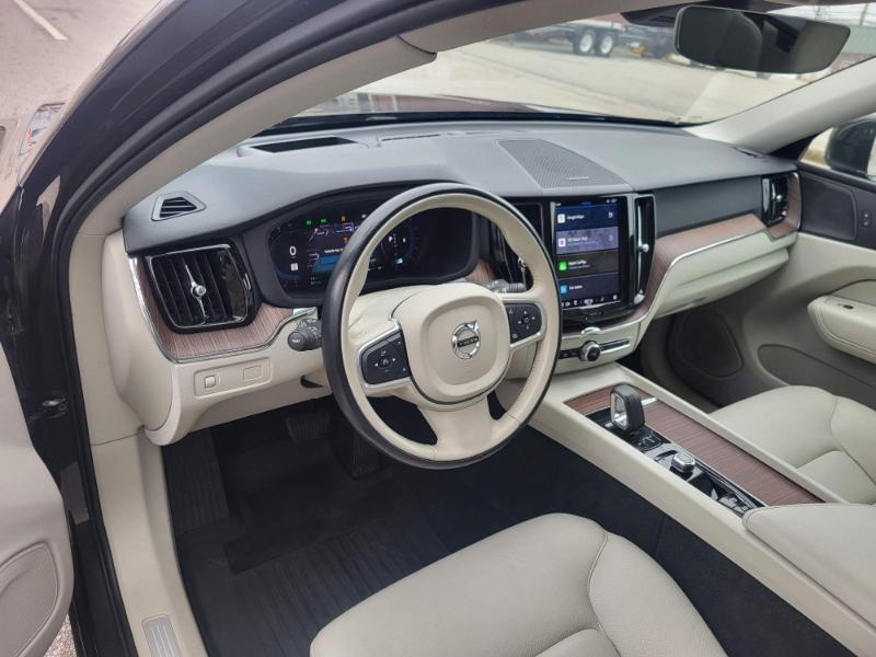 Volvo XC60 T8 Momentum Hybrid AWD 2022