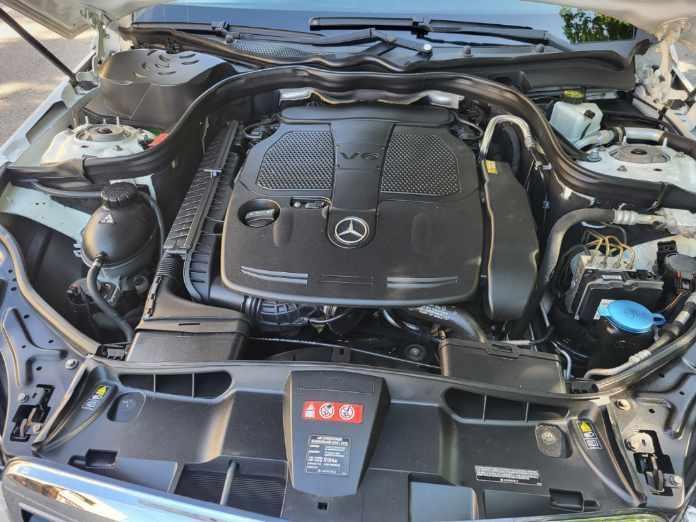Mercedes-Benz E-Class E350 4MATIC Sedan 2012