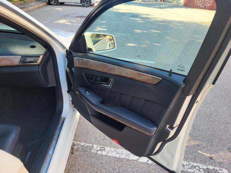 Mercedes-Benz E-Class E350 4MATIC Sedan 2012