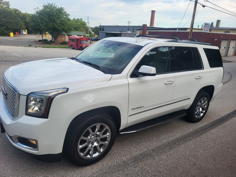 GMC Yukon Denali 4WD 2017