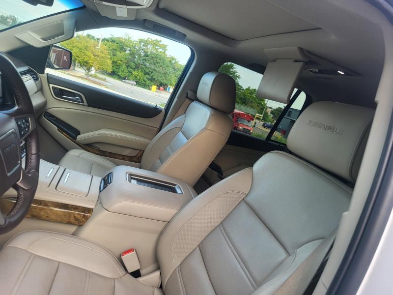 GMC Yukon Denali 4WD 2017