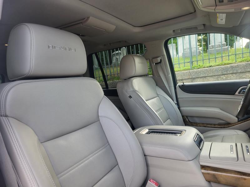 GMC Yukon Denali 4WD 2017