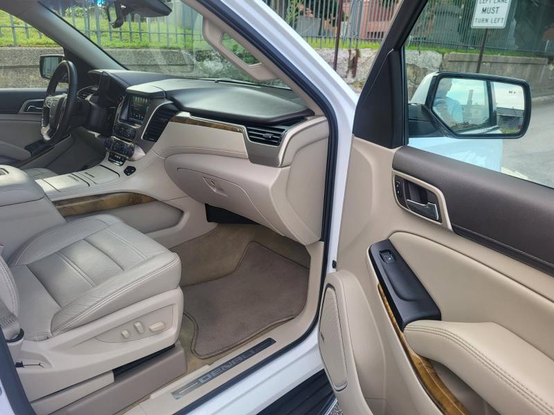 GMC Yukon Denali 4WD 2017