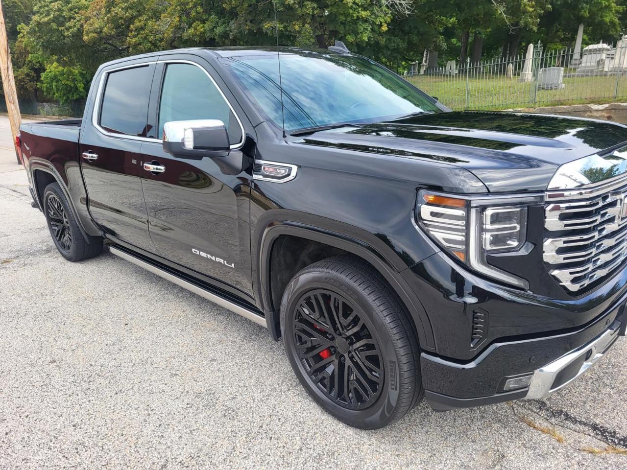 GMC Sierra 1500 Denali Crew Cab Short Box 4WD 2024