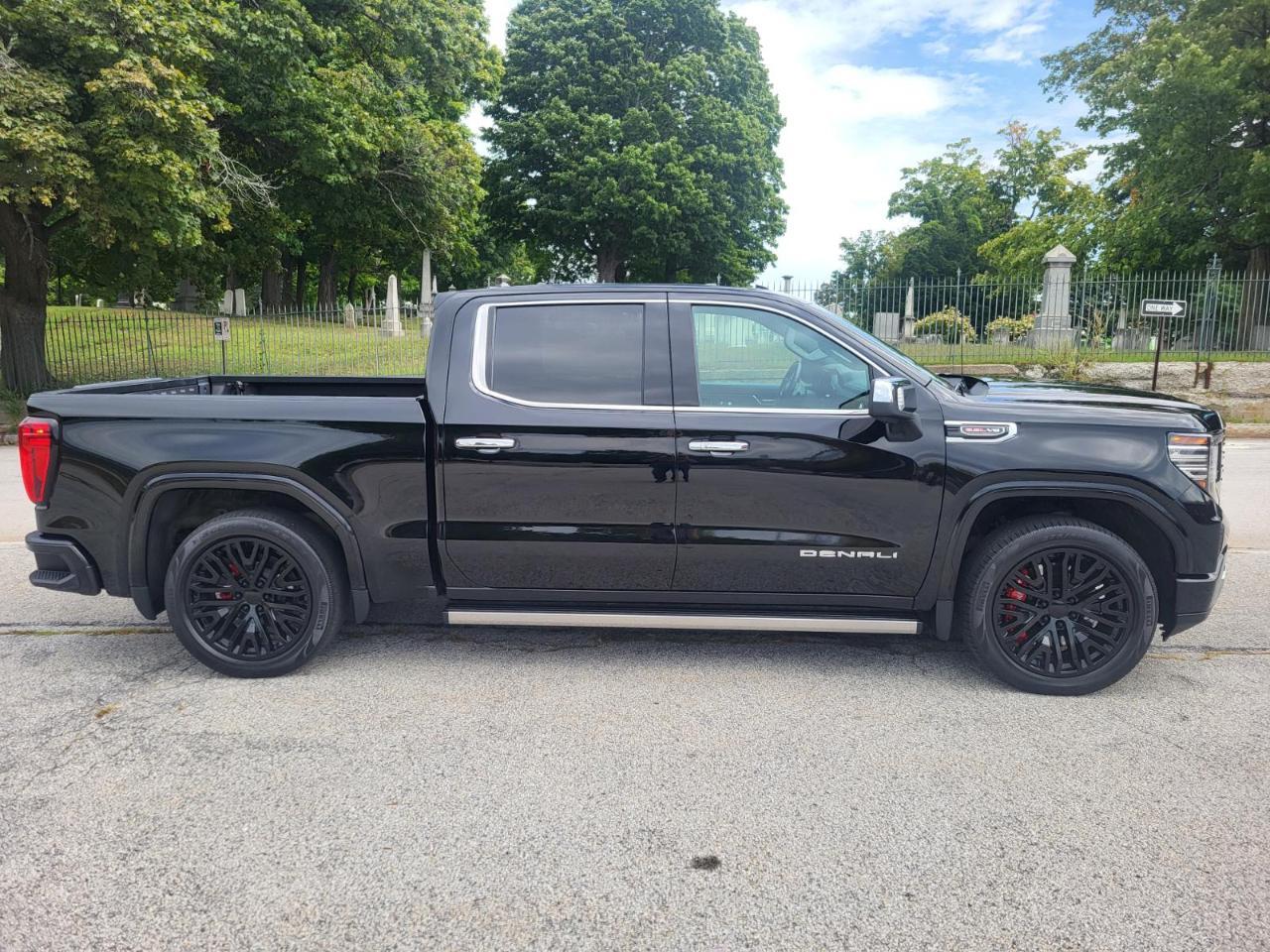 GMC Sierra 1500 Denali Crew Cab Short Box 4WD 2024