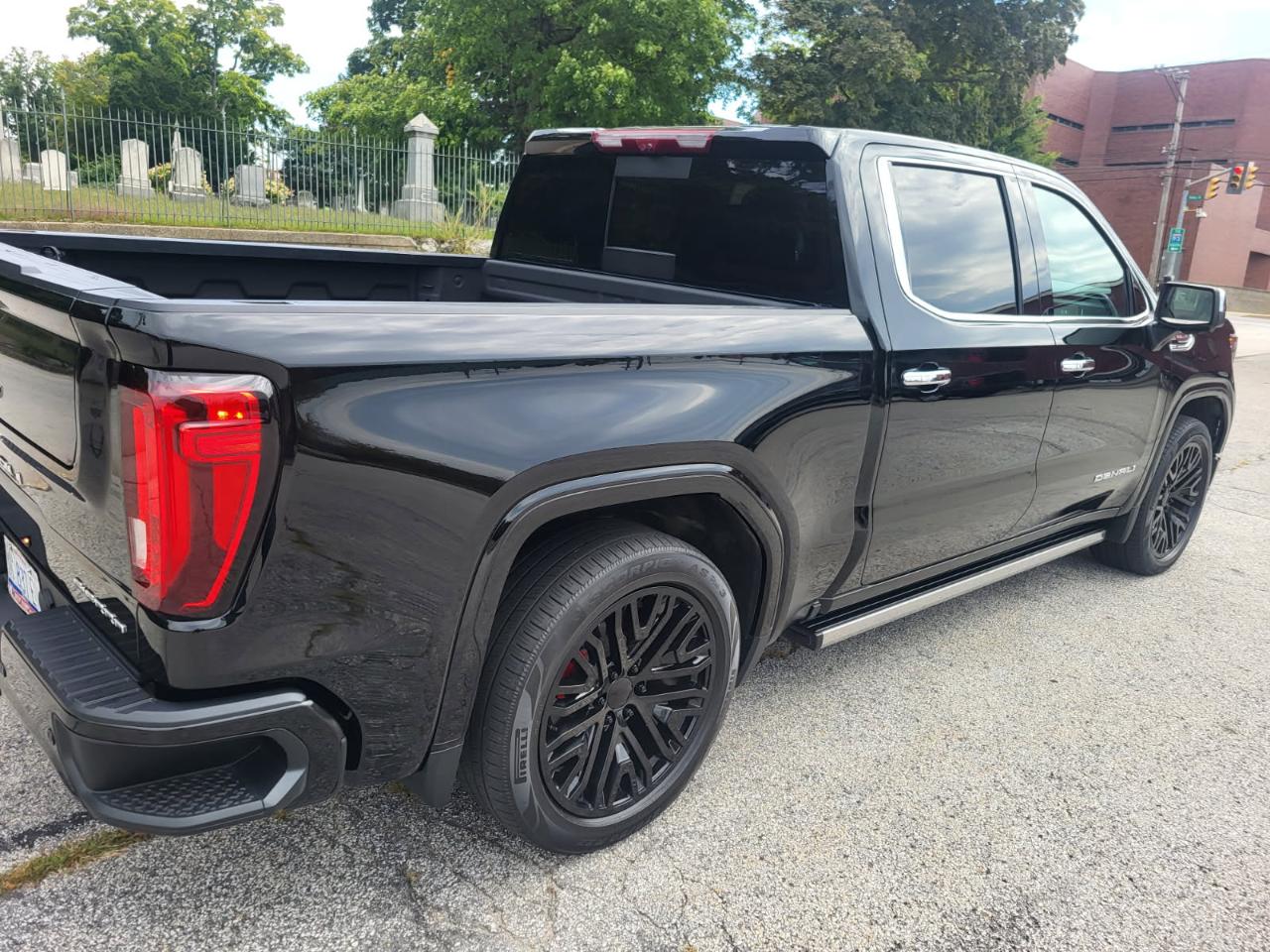 GMC Sierra 1500 Denali Crew Cab Short Box 4WD 2024