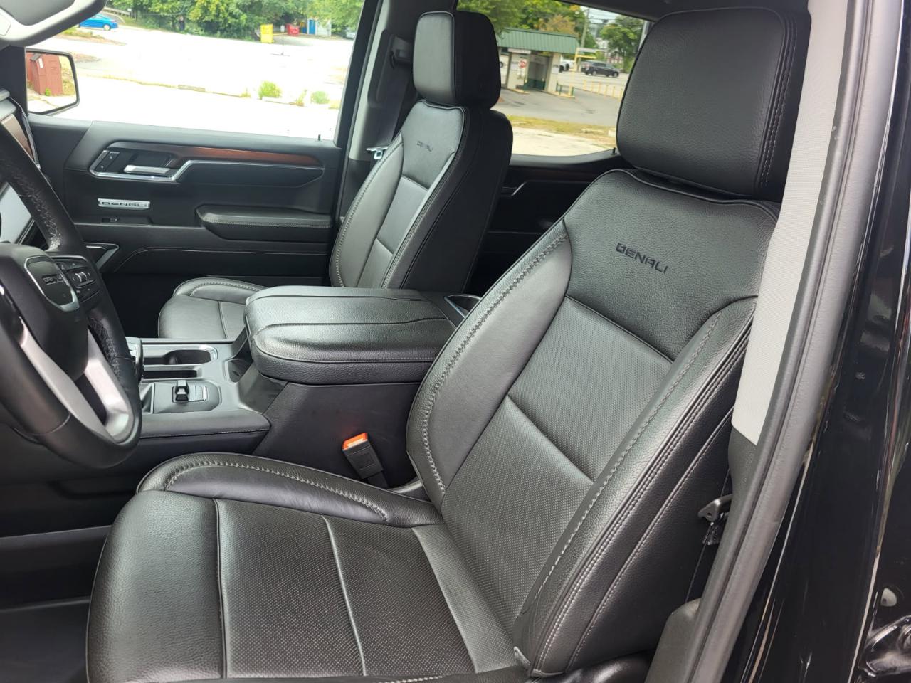 GMC Sierra 1500 Denali Crew Cab Short Box 4WD 2024