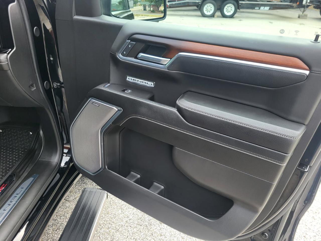 GMC Sierra 1500 Denali Crew Cab Short Box 4WD 2024