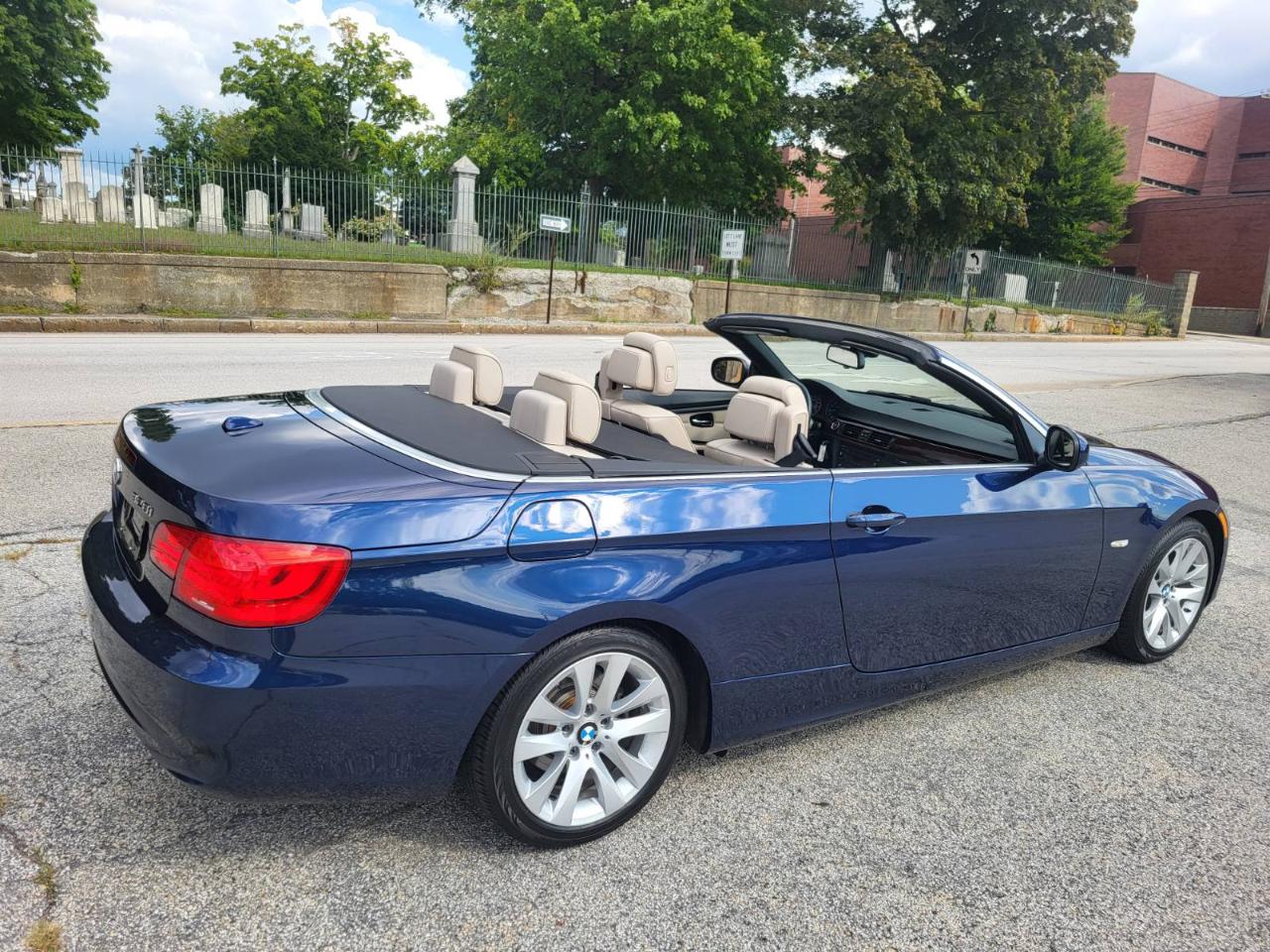 BMW 3-Series 328i Convertible - SULEV 2013