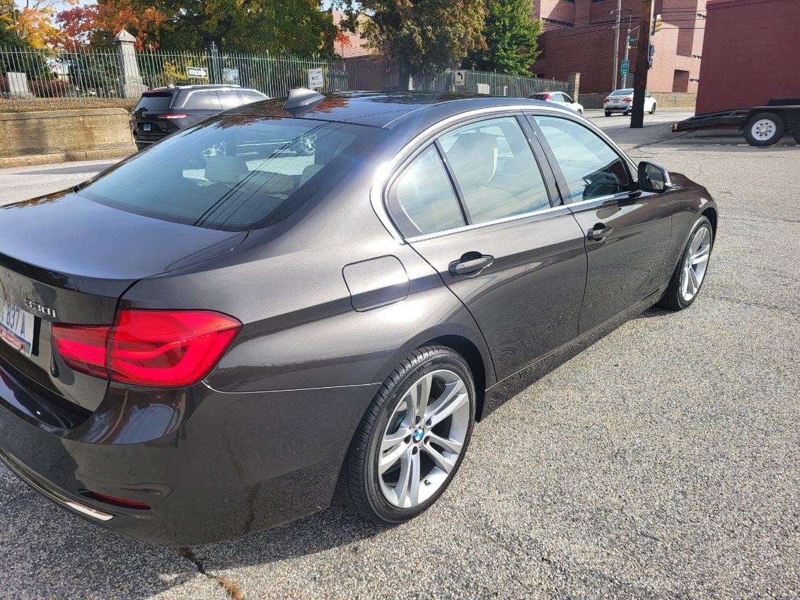 BMW 3-Series 330i xDrive SULEV Sedan 2017