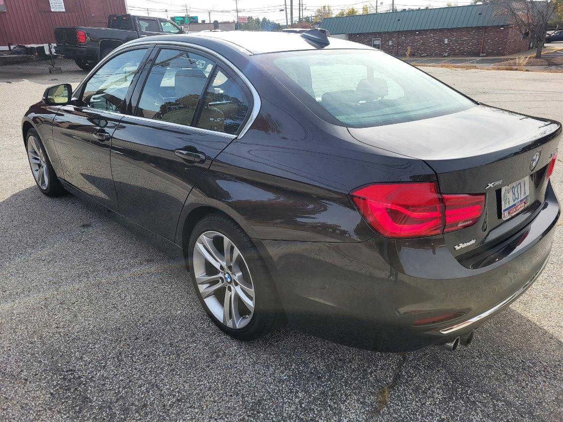 BMW 3-Series 330i xDrive SULEV Sedan 2017