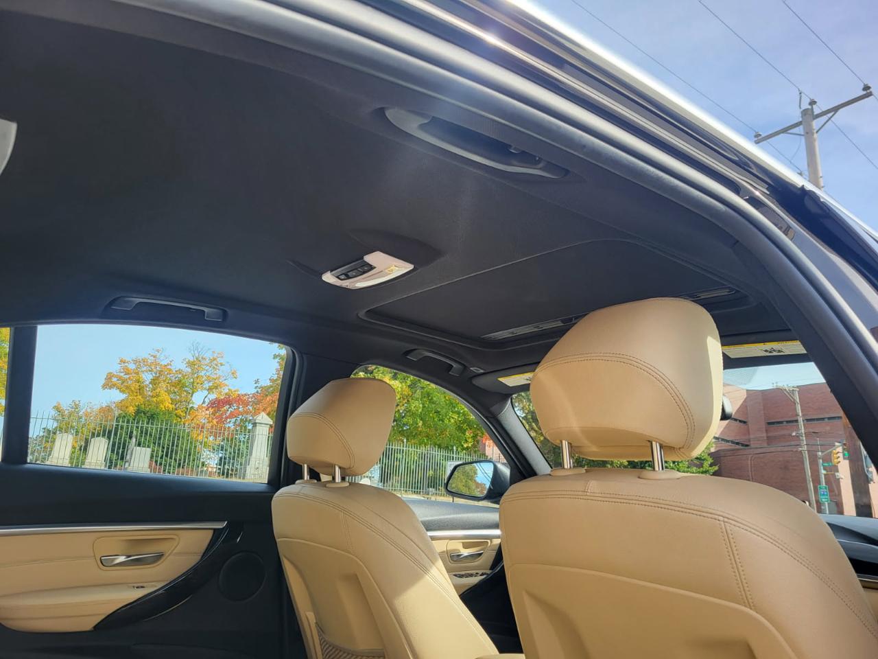 BMW 3-Series 330i xDrive SULEV Sedan 2017
