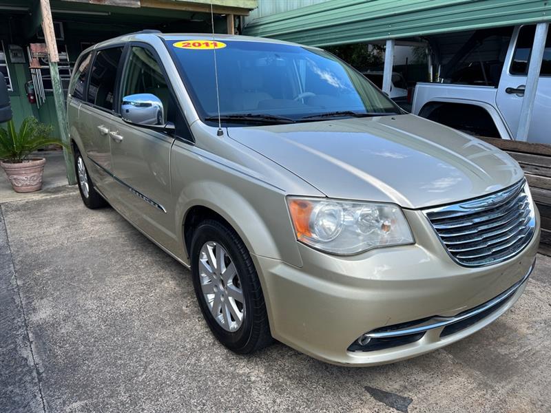 Chrysler Town & Country Touring-L 2011