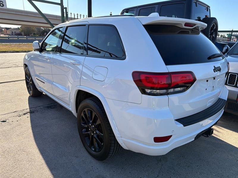 Jeep Grand Cherokee Laredo 2WD 2018