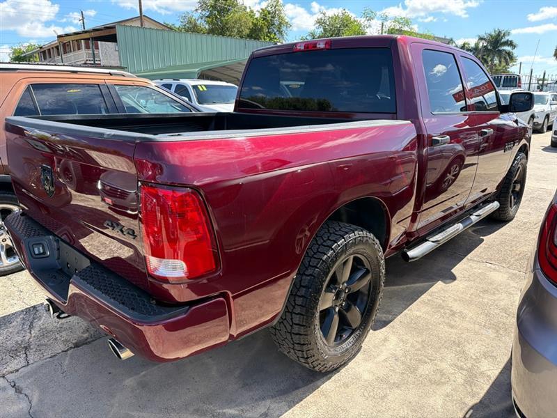 RAM 1500 Tradesman Crew Cab SWB 4WD 2017