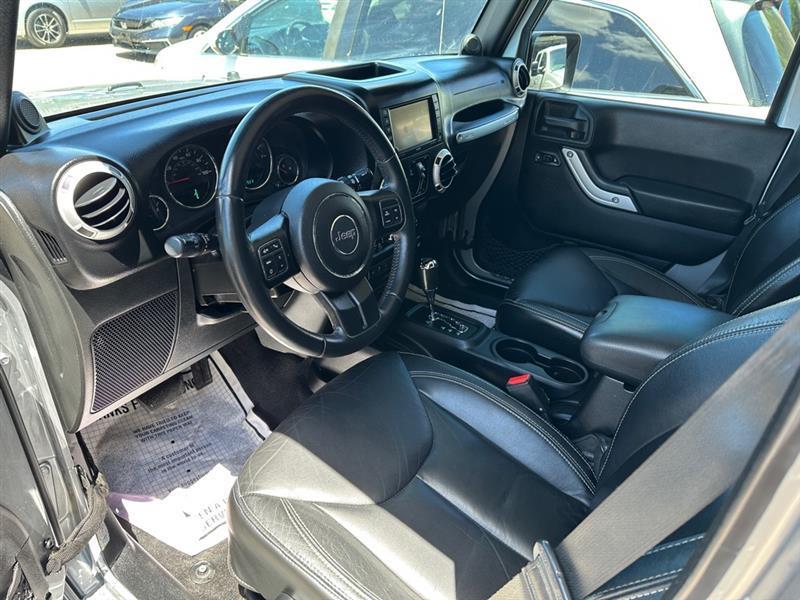 Jeep Wrangler Unlimited Sahara 4WD 2014
