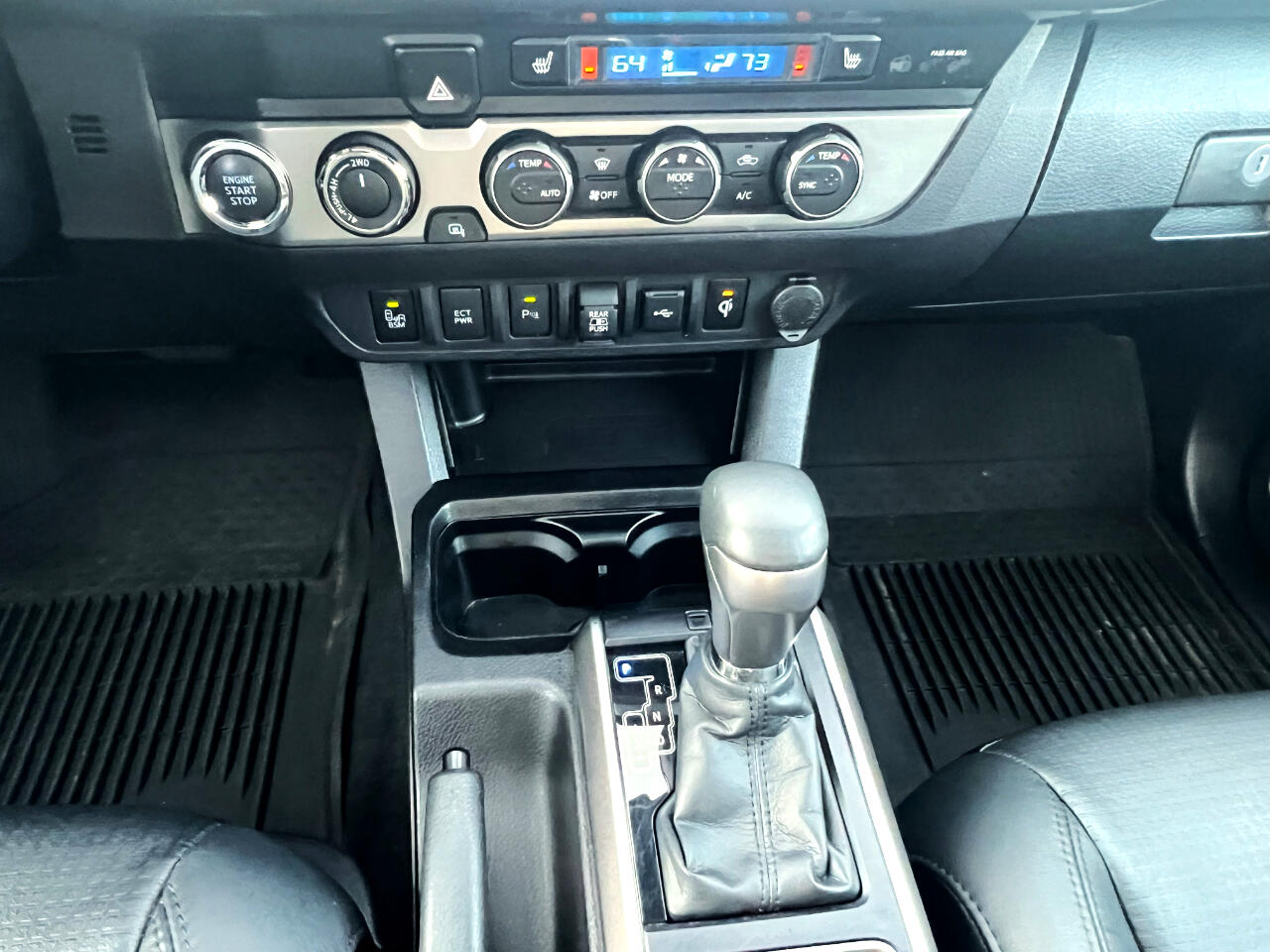 Toyota Tacoma Limited Double Cab V6 6AT 4WD 2022 Toyota Tacoma Limited Double Cab V6 6AT 4WD 2022