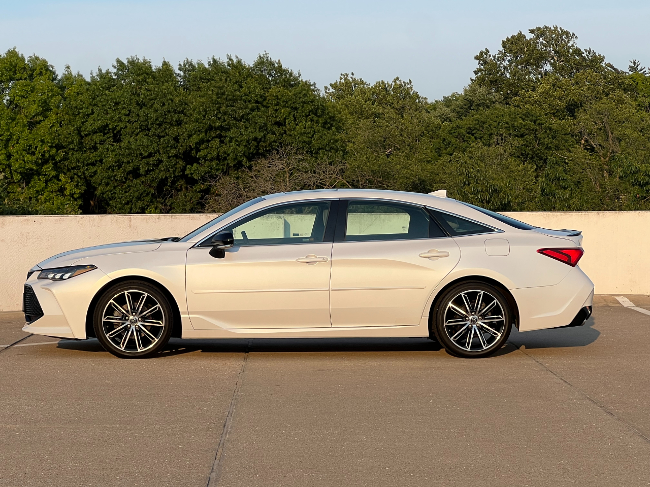 2019 Toyota Avalon XSE photo 4