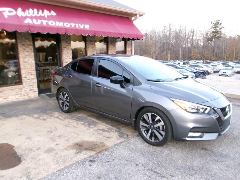 Nissan Versa SR 2020