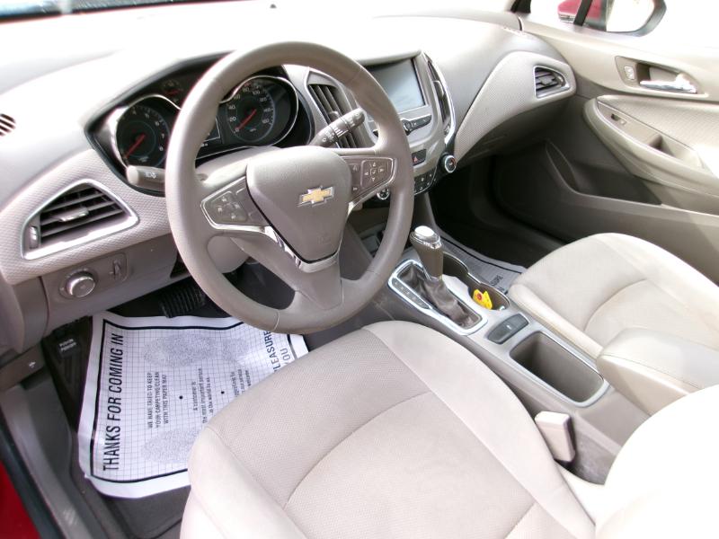 Chevrolet Cruze LT Auto Hatchback 2017