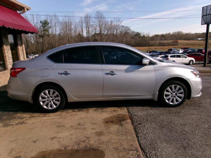 Nissan Sentra S 6MT 2017