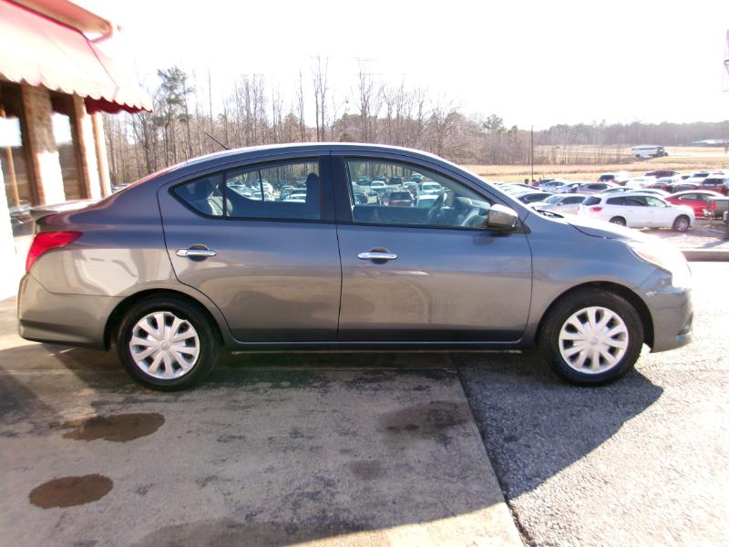 Nissan Versa 1.6 S 5M 2019