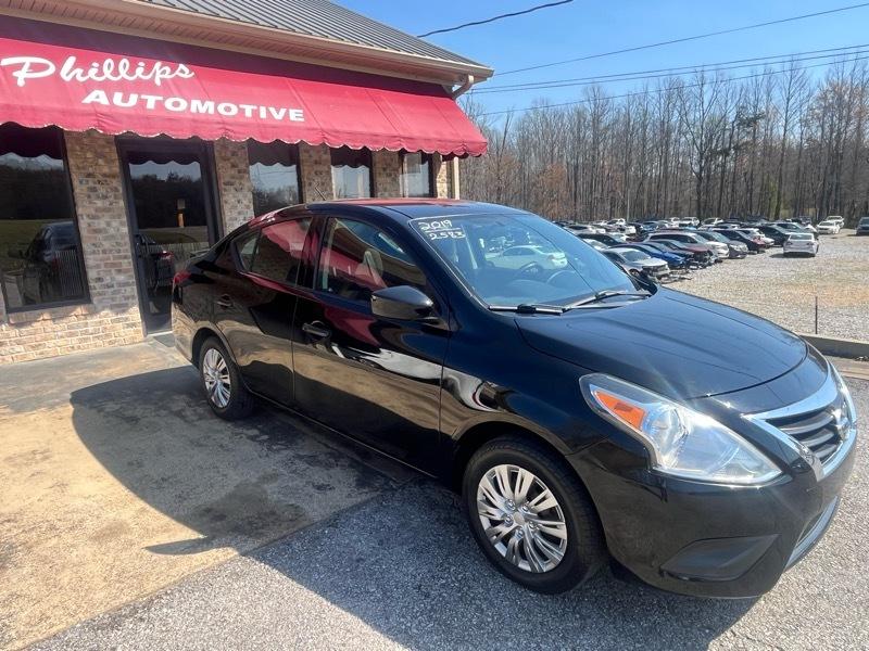 Nissan Versa 1.6 S 5M 2019