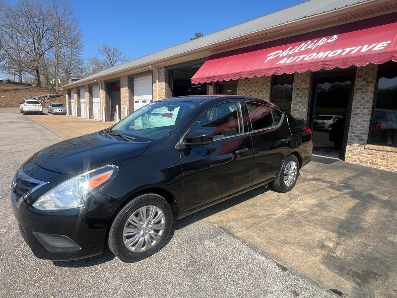 Nissan Versa 1.6 S 5M 2019