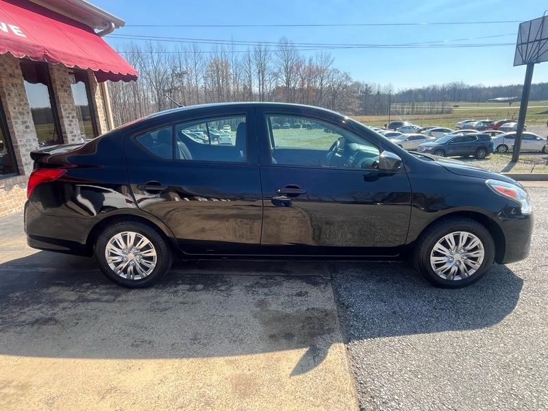 Nissan Versa 1.6 S 5M 2019