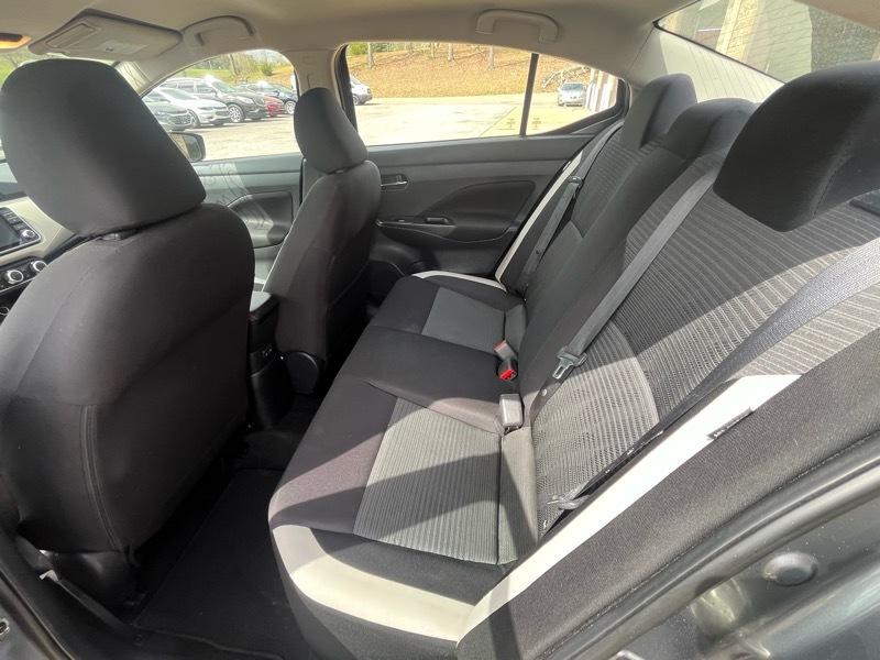 Nissan Versa SV 2021