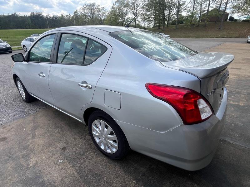 Nissan Versa 1.6 S 5M 2018