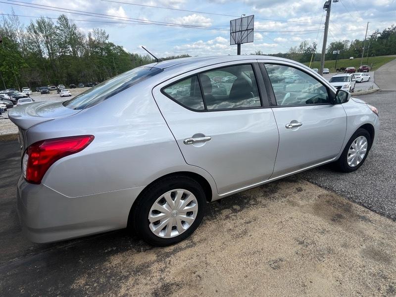Nissan Versa 1.6 S 5M 2018