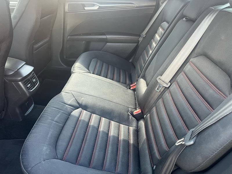 Ford Fusion SE 2016