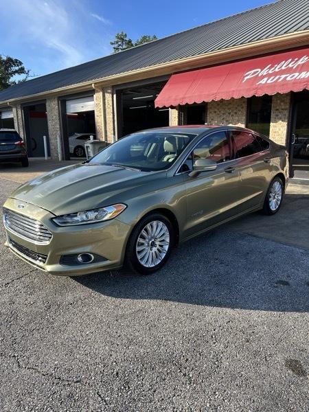 Ford Fusion Hybrid SE 2013