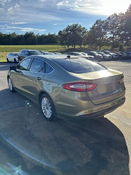 Ford Fusion Hybrid SE 2013