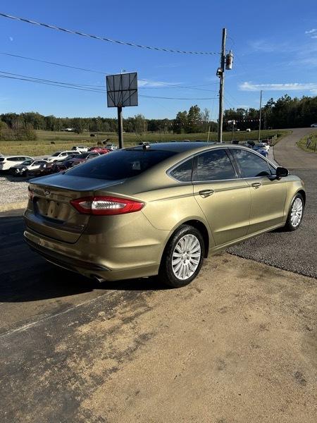 Ford Fusion Hybrid SE 2013