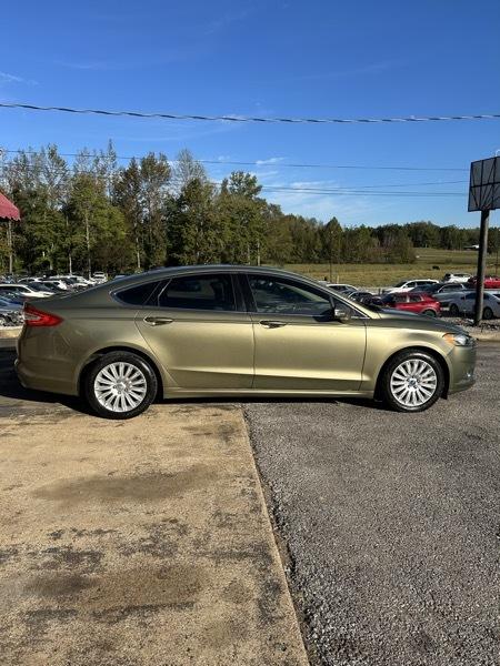 Ford Fusion Hybrid SE 2013