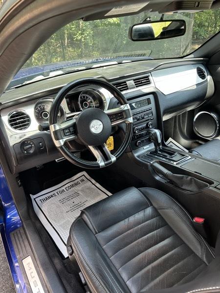 Ford Mustang V6 Coupe 2013
