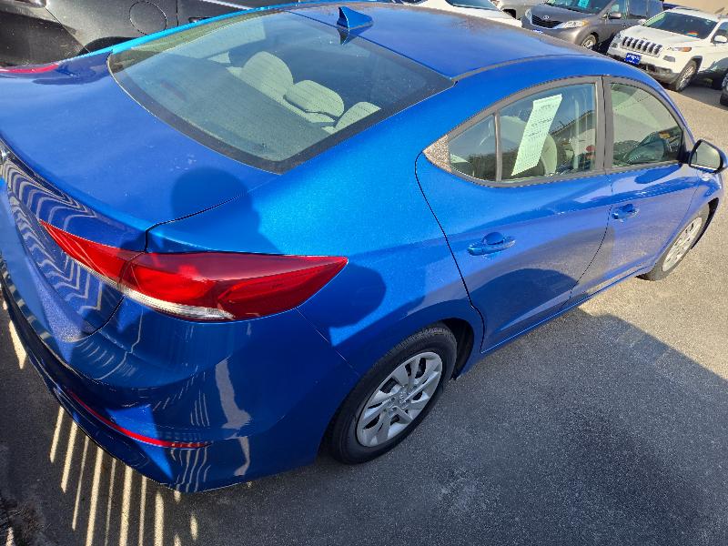 Hyundai Elantra SE 6AT 2017